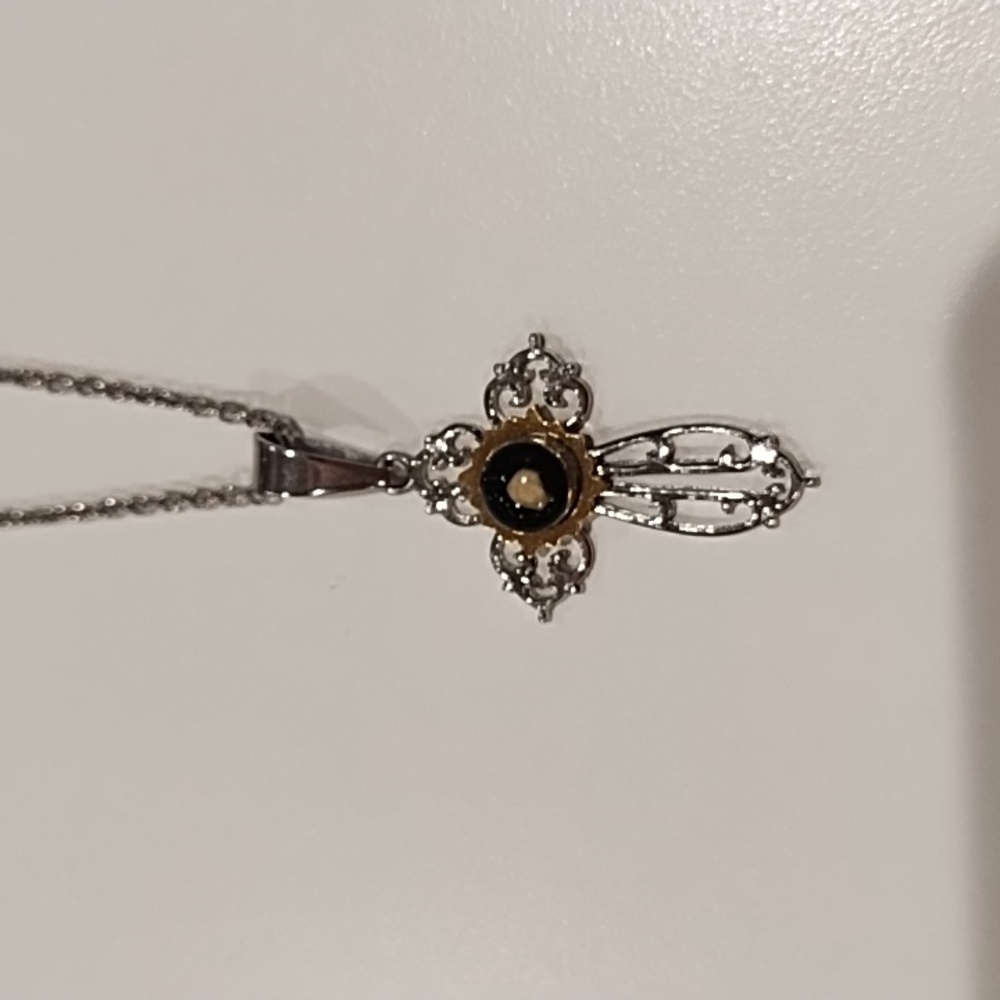 Cross Pendant - Picture 2 of 4
